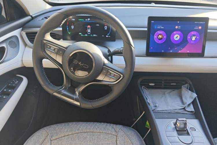 Used BYD Seal 05 DM-i 2025 DM-i Smart Drive 55KM Luxury Model Steering Wheel