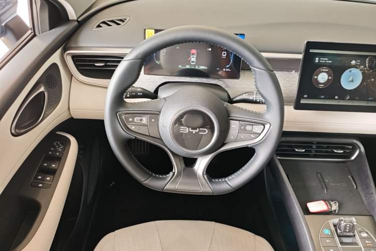 Used BYD Seal 05 DM-i 2025 DM-i Smart Drive 55KM Luxury Model Steering Wheel