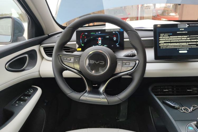 Used BYD Seal 05 DM-i 2025 DM-i Smart Drive 55KM Luxury Model Steering Wheel