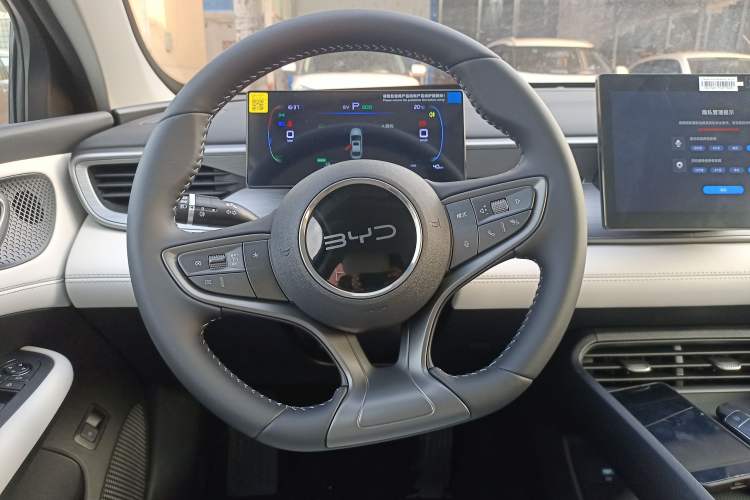 Used BYD Seal 05 DM-i 2025 DM-i Smart Drive 55KM Luxury Model Steering Wheel
