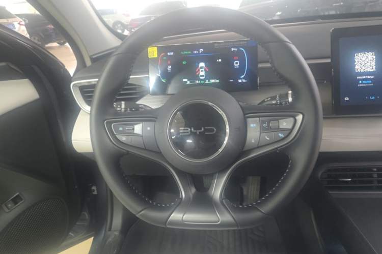 Used BYD Seal 05 DM-i 2025 DM-i Smart Drive 55KM Luxury Model Steering Wheel