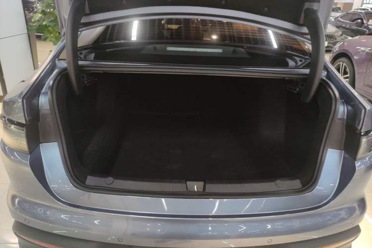 Used BYD Seal 05 DM-i 2025 DM-i Intelligent Drive 120KM Flagship Model Trunk