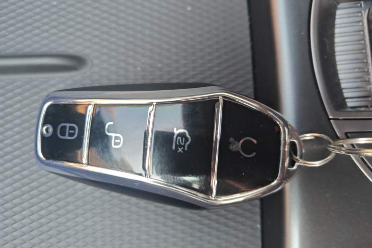 Used BYD Seal 05 DM-i 2025 DM-i Smart Drive 55KM Luxury Model Vehicle Key