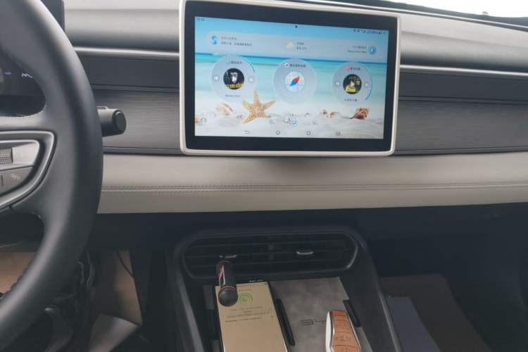 Used BYD Seal 05 DM-i 2025 DM-i Smart Drive 55KM Luxury Model Audio And AC Panel