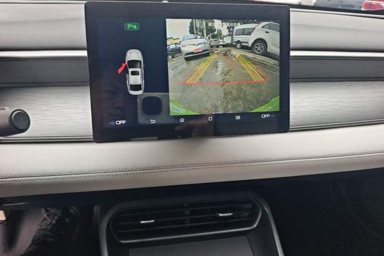 Used BYD Seal 05 DM-i 2025 DM-i Smart Drive 55KM Luxury Model Audio And AC Panel