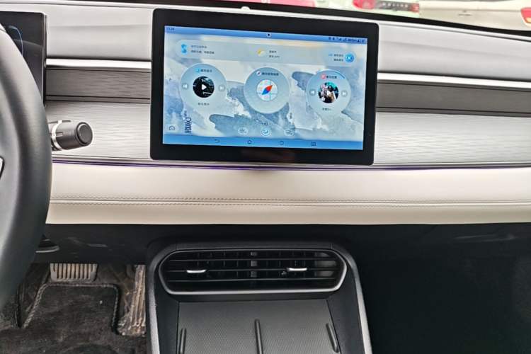 Used BYD Seal 05 DM-i 2025 DM-i Smart Drive 55KM Luxury Model Audio And AC Panel