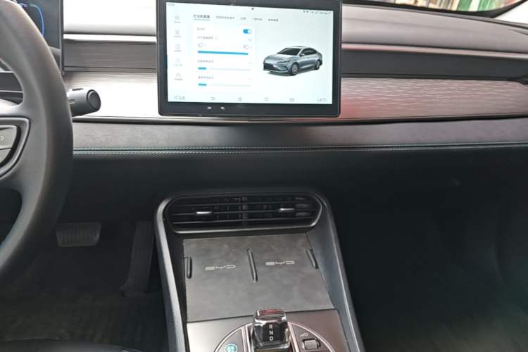 Used BYD Seal 05 DM-i 2025 DM-i Smart Drive 55KM Luxury Model Audio And AC Panel