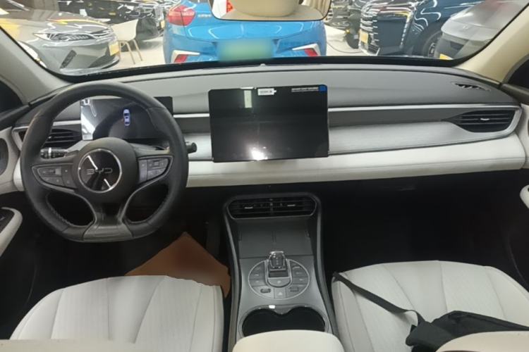 Used BYD Seal 05 DM-i 2025 DM-i Intelligent Drive 120KM Flagship Model Center Console