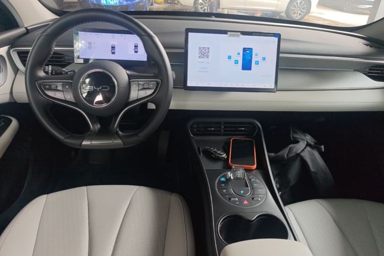 Used BYD Seal 05 DM-i 2025 DM-i Intelligent Drive 120KM Flagship Model Center Console