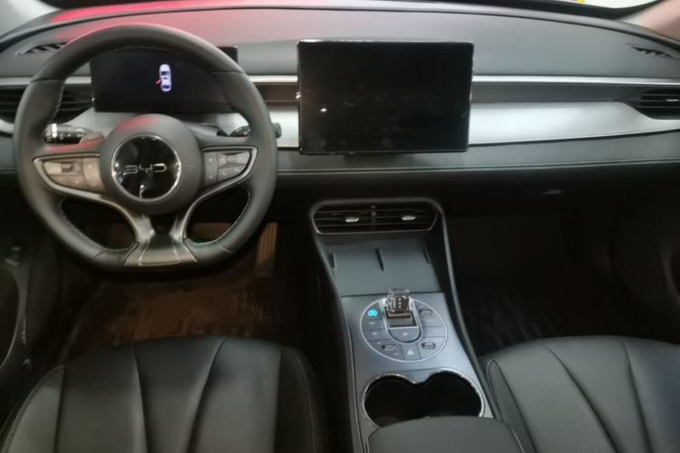 Used BYD Seal 05 DM-i 2025 DM-i Intelligent Drive 120KM Flagship Model Center Console
