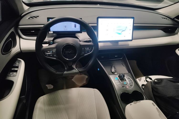 Used BYD Seal 05 DM-i 2025 DM-i Intelligent Drive 120KM Flagship Model Center Console