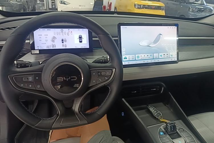 Used BYD Seal 05 DM-i 2025 DM-i Intelligent Drive 120KM Flagship Model Center Console