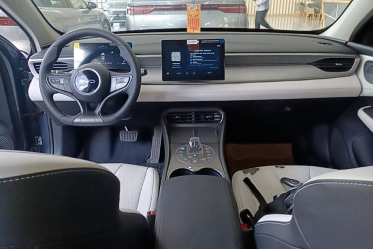 Used BYD Seal 05 DM-i 2025 DM-i Smart Drive 55KM Luxury Model Center Console