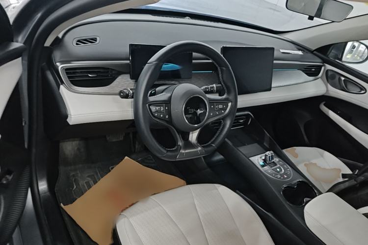 Used BYD Seal 05 DM-i 2025 DM-i Intelligent Drive 120KM Flagship Model Center Console
