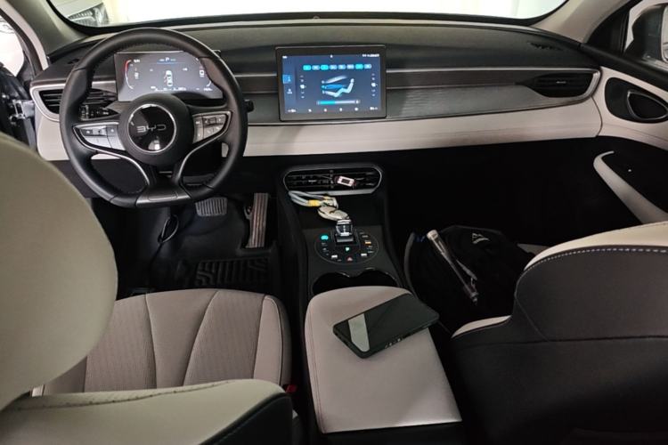 Used BYD Seal 05 DM-i 2025 DM-i Smart Drive 55KM Luxury Model Center Console