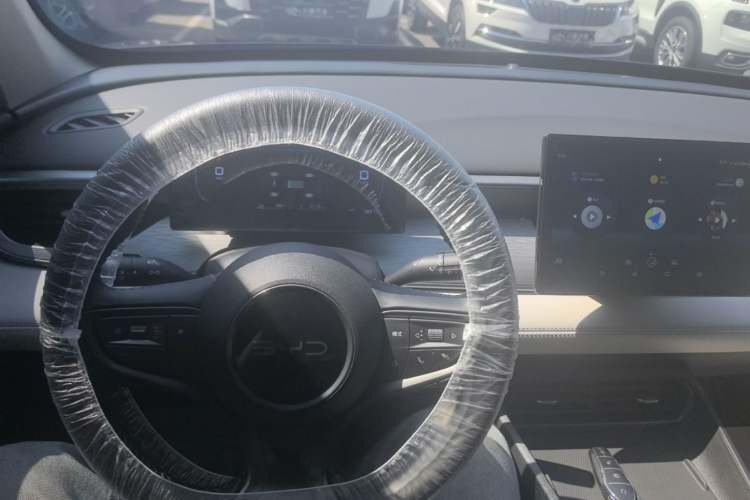 Used BYD Seal 05 DM-i 2025 DM-i Smart Drive 55KM Luxury Model Center Console