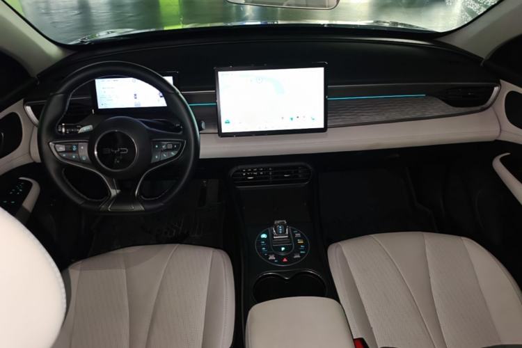 Used BYD Seal 05 DM-i 2025 DM-i Intelligent Drive 120KM Flagship Model Center Console
