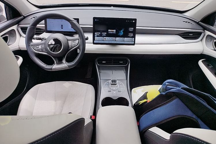Used BYD Seal 05 DM-i 2025 DM-i Intelligent Drive 120KM Flagship Model Center Console