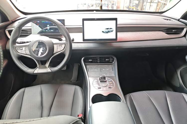 Used BYD Seal 05 DM-i 2025 DM-i Smart Drive 55KM Luxury Model Center Console