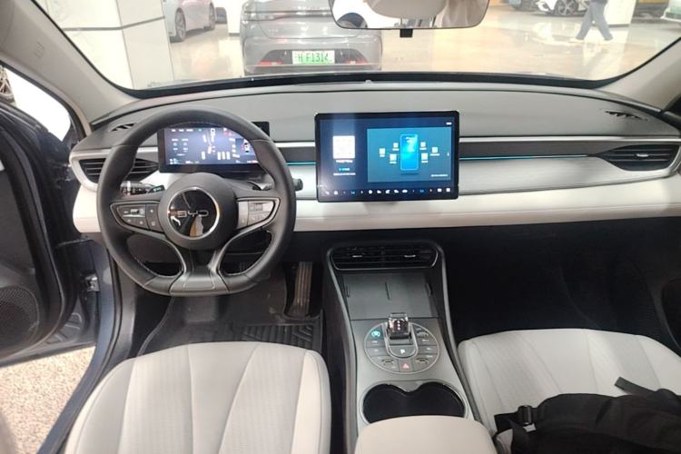 Used BYD Seal 05 DM-i 2025 DM-i Intelligent Drive 120KM Flagship Model Center Console
