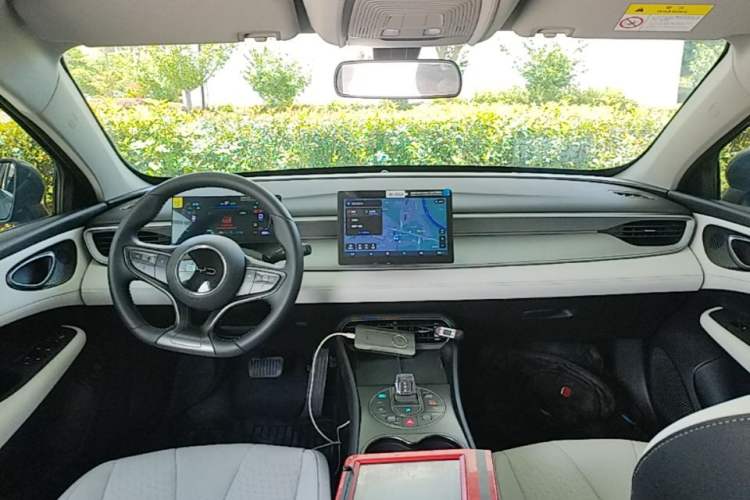 Used BYD Seal 05 DM-i 2025 DM-i Smart Drive 55KM Luxury Model Center Console