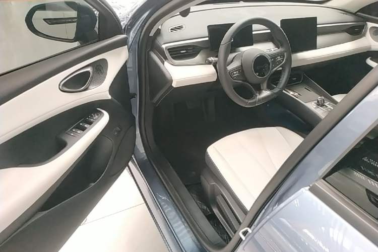 Used BYD Seal 05 DM-i 2025 DM-i Smart Drive 55KM Luxury Model Driver Seat