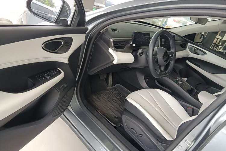 Used BYD Seal 05 DM-i 2025 DM-i Intelligent Drive 120KM Flagship Model Driver Seat