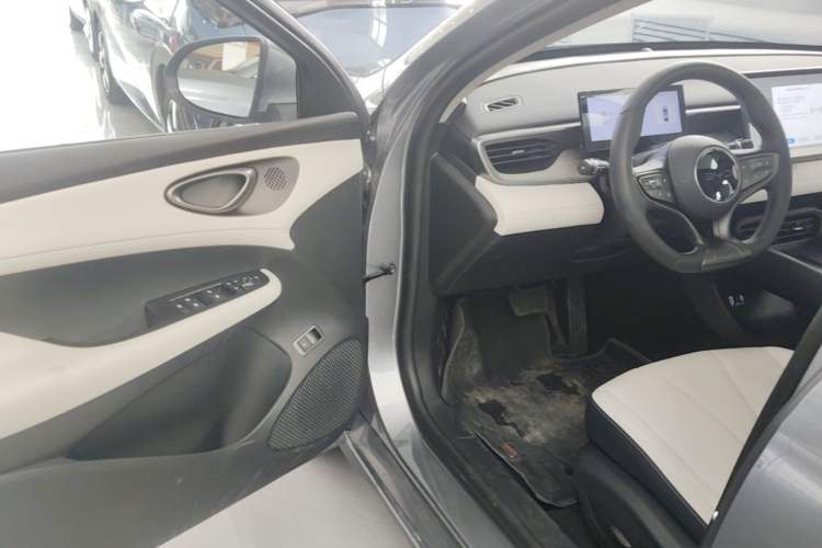 Used BYD Seal 05 DM-i 2025 DM-i Intelligent Drive 120KM Flagship Model Driver Seat