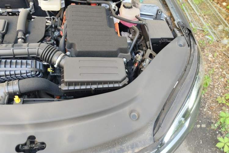 Used BYD Seal 05 DM-i 2025 DM-i Smart Drive 55KM Luxury Model Engine Bay Left