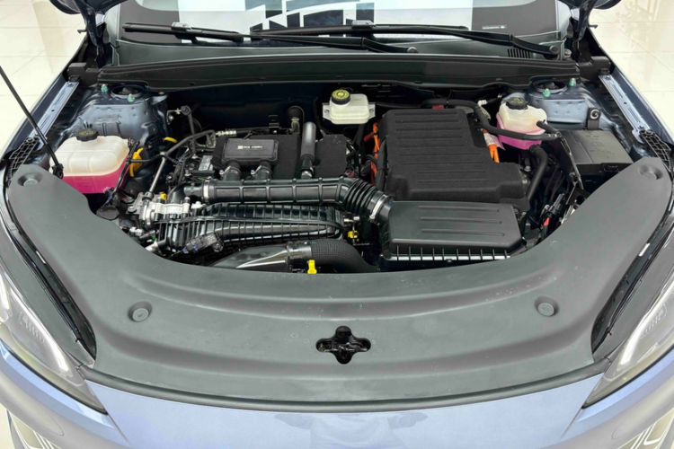 Used BYD Seal 05 DM-i 2025 DM-i Smart Drive 55KM Luxury Model Engine Bay