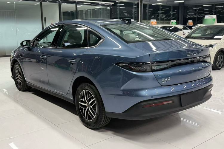 Used BYD Seal 05 DM-i 2025 DM-i Intelligent Drive 120KM Flagship Model Exterior 2