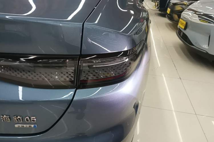 Used BYD Seal 05 DM-i 2025 DM-i Intelligent Drive 120KM Flagship Model Exterior 3