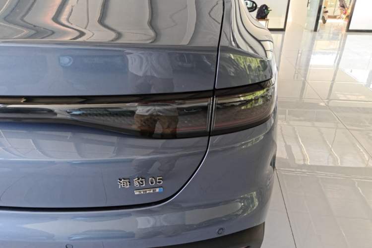 Used BYD Seal 05 DM-i 2025 DM-i Intelligent Drive 120KM Flagship Model Exterior 3
