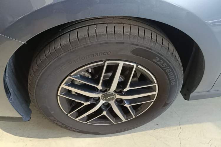 Used BYD Seal 05 DM-i 2025 DM-i Intelligent Drive 120KM Flagship Model Exterior 4