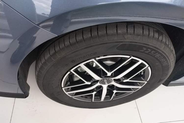 Used BYD Seal 05 DM-i 2025 DM-i Intelligent Drive 120KM Flagship Model Exterior 4