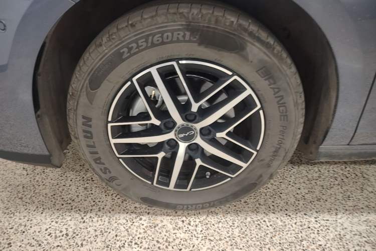 Used BYD Seal 05 DM-i 2025 DM-i Intelligent Drive 120KM Flagship Model Exterior 4