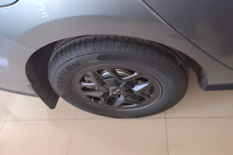 Used BYD Seal 05 DM-i 2025 DM-i Smart Drive 55KM Luxury Model Exterior 5
