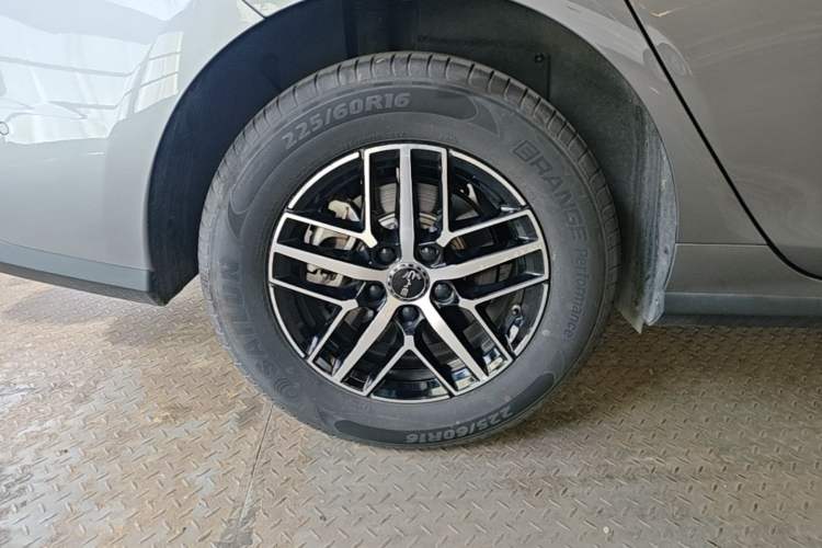 Used BYD Seal 05 DM-i 2025 DM-i Intelligent Drive 120KM Flagship Model Exterior 5