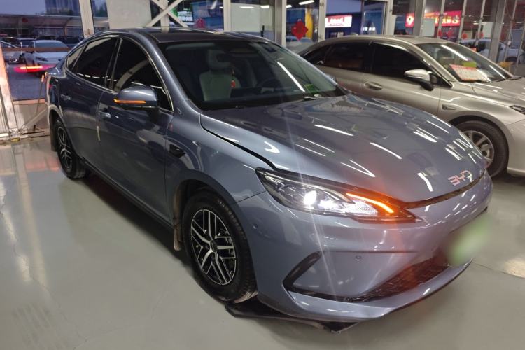 Used BYD Seal 05 DM-i 2025 DM-i Smart Drive 55KM Prestige Model Front Right 45 Deg