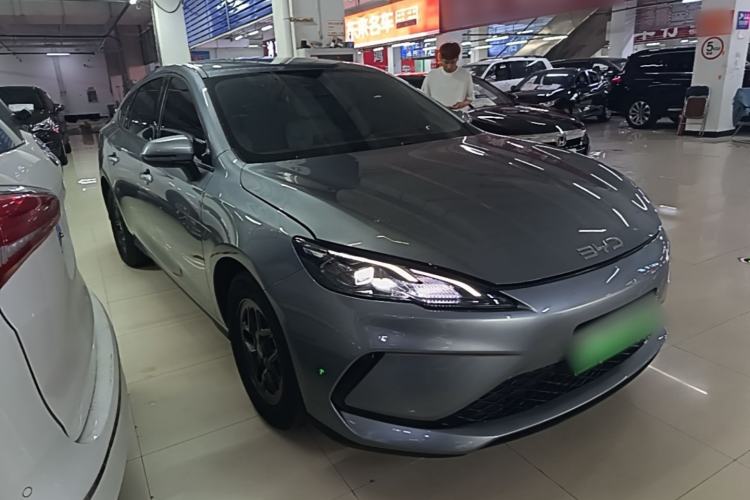 Used BYD Seal 05 DM-i 2025 DM-i Smart Drive 55KM Luxury Model Front Right 45 Deg
