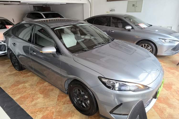 Used BYD Seal 05 DM-i 2025 DM-i Smart Drive 55KM Luxury Model Front Right 45 Deg