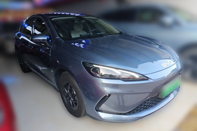 Used BYD Seal 05 DM-i 2025 DM-i Smart Drive 55KM Luxury Model Front Right 45 Deg