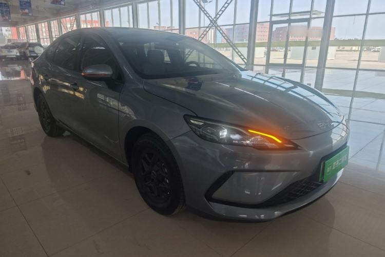 Used BYD Seal 05 DM-i 2025 DM-i Smart Drive 55KM Luxury Model Front Right 45 Deg