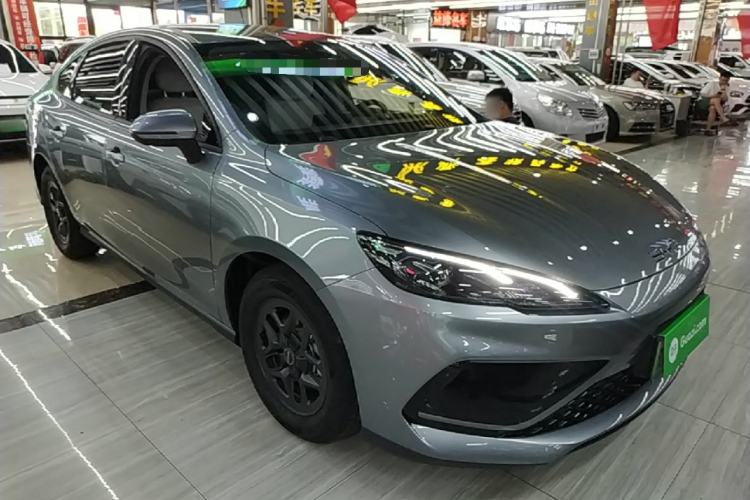 Used BYD Seal 05 DM-i 2025 DM-i Smart Drive 55KM Luxury Model Front Right 45 Deg