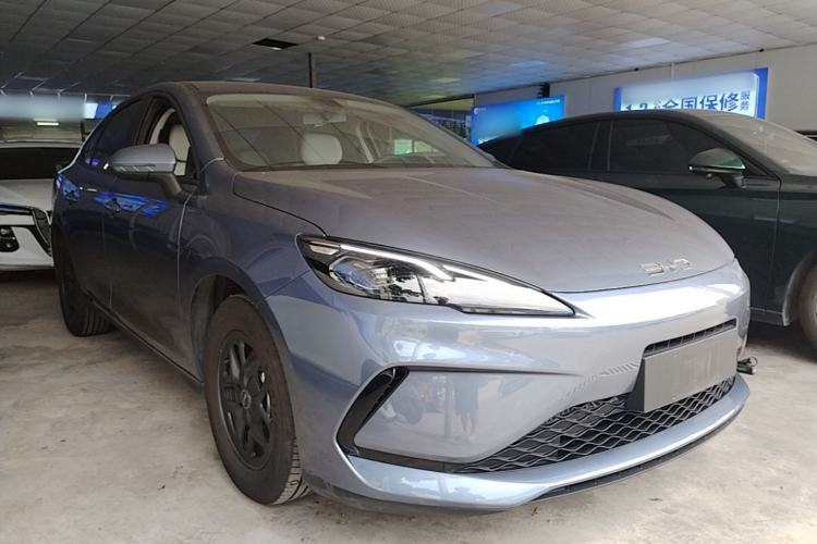 Used BYD Seal 05 DM-i 2025 DM-i Smart Drive 55KM Luxury Model Front Right 45 Deg