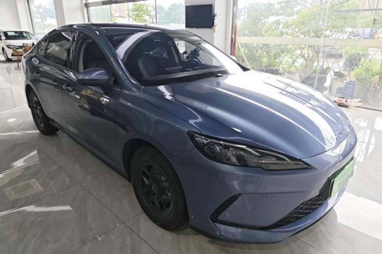 Used BYD Seal 05 DM-i 2025 DM-i Smart Drive 55KM Luxury Model Front Right 45 Deg