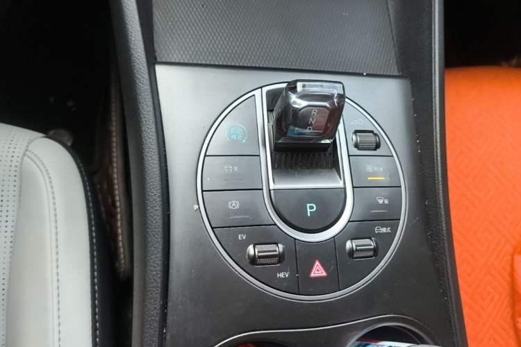 Used BYD Seal 05 DM-i 2025 DM-i Smart Drive 55KM Luxury Model Gear Lever