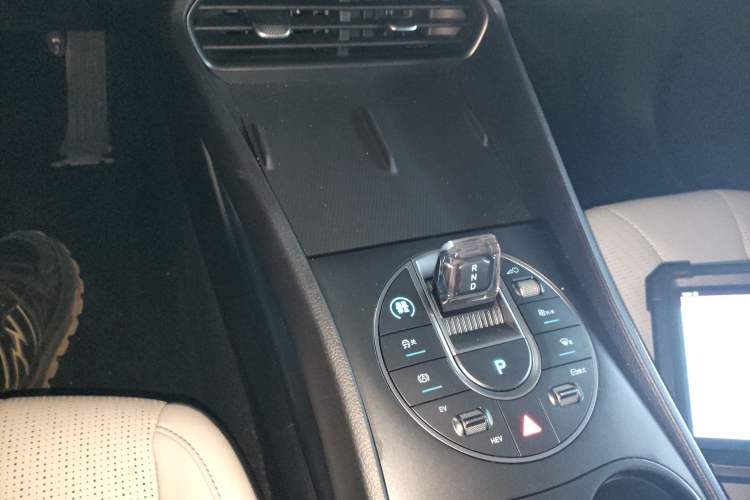 Used BYD Seal 05 DM-i 2025 DM-i Smart Drive 55KM Luxury Model Gear Lever