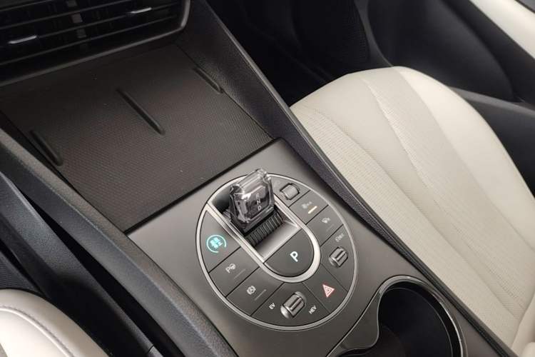 Used BYD Seal 05 DM-i 2025 DM-i Intelligent Drive 120KM Flagship Model Gear Lever