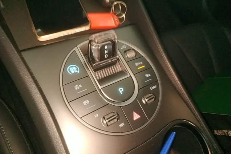 Used BYD Seal 05 DM-i 2025 DM-i Smart Drive 55KM Luxury Model Gear Lever